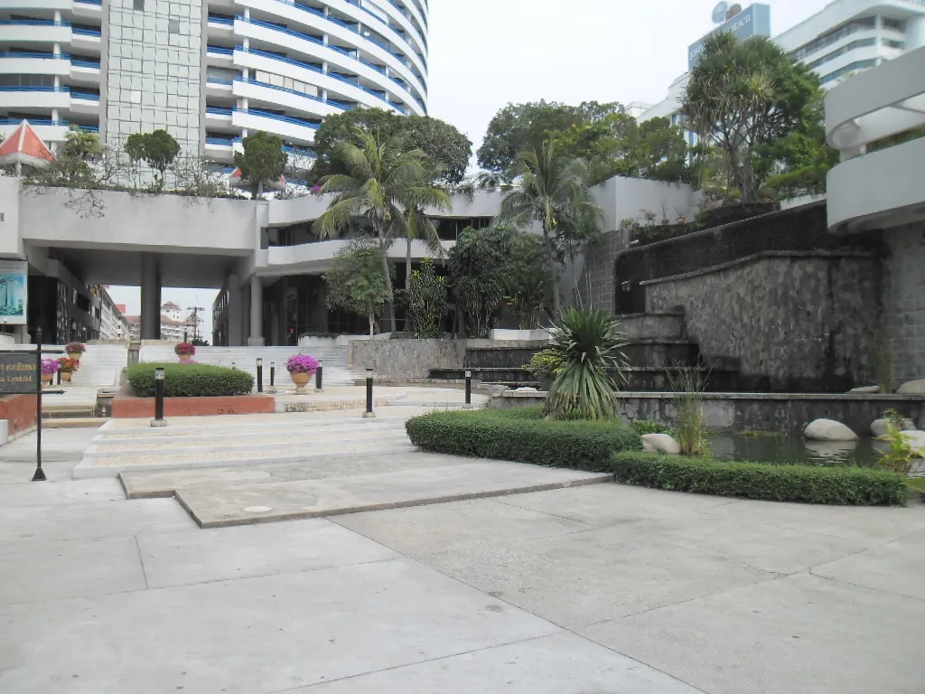 Студия с фронтальным видом на море