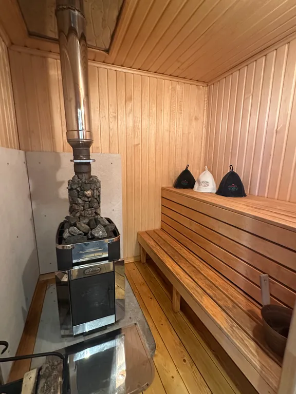 Дом на берегу Ладожского озера