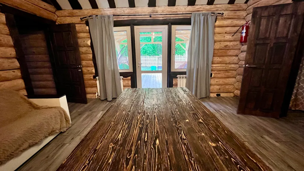 Рубленный дом - баня с террасой