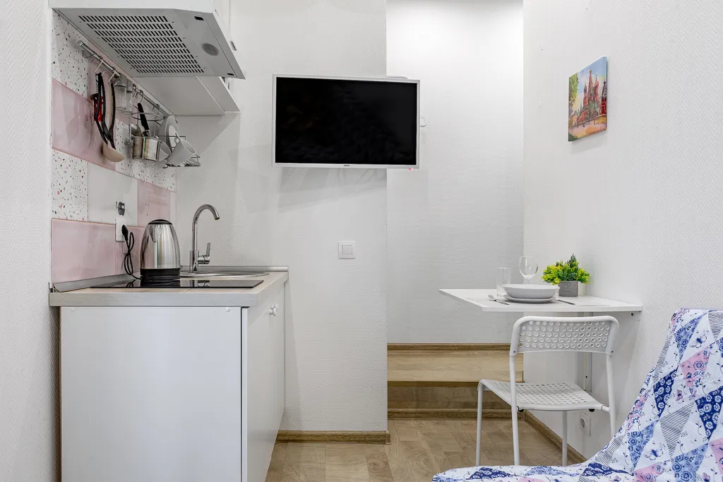 Уютная и светлая студия с балконом