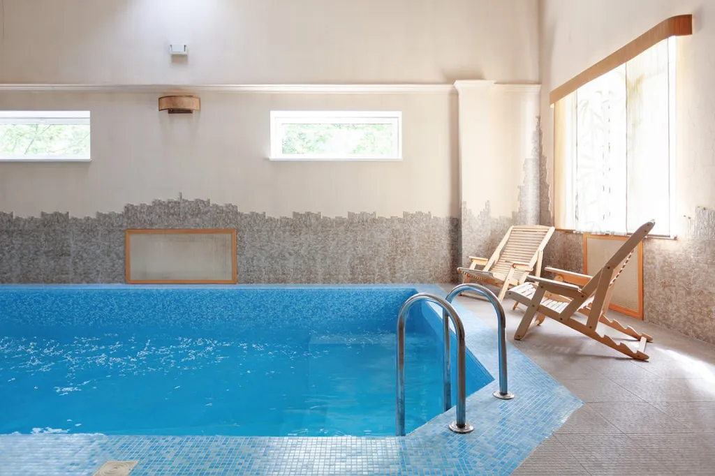 Коттедж Загородный дом с бассейном, сауной и собственным лесом на участке — аренда посуточно в Москва