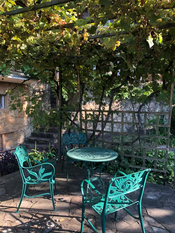 Два дома на море с бассейном и садом