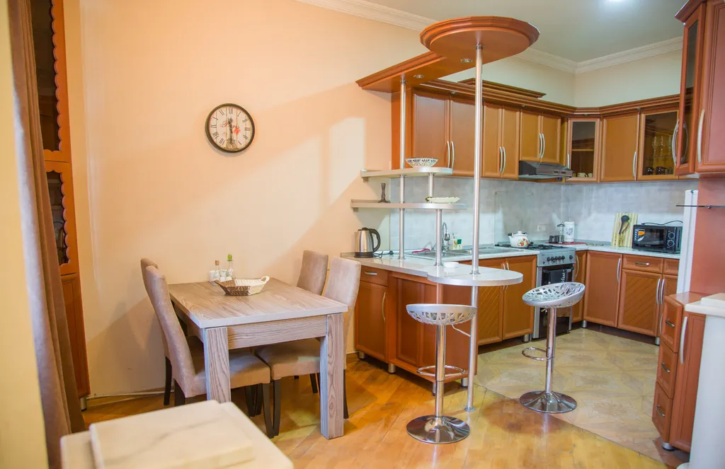 4-комнатная Квартира