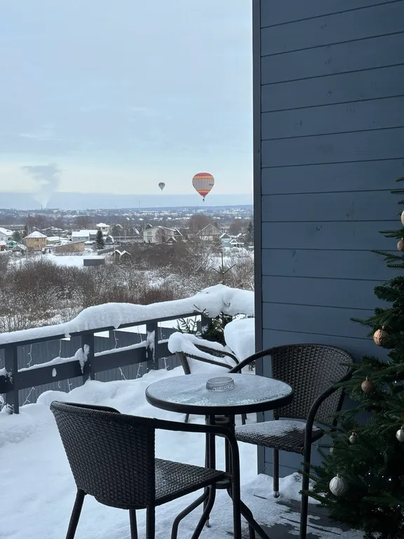 Дом с видом на город