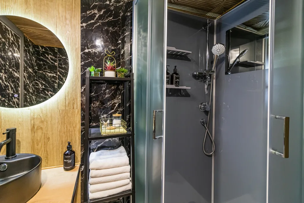 Уютный купол для 2-4 человек