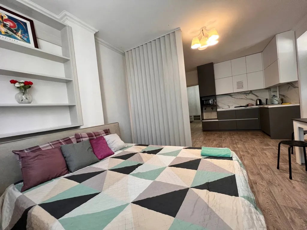 Квартира Уютная светлая студия, центр, ТЦ Вояж, парковка, кафе, аквапарк источник — Тюмень