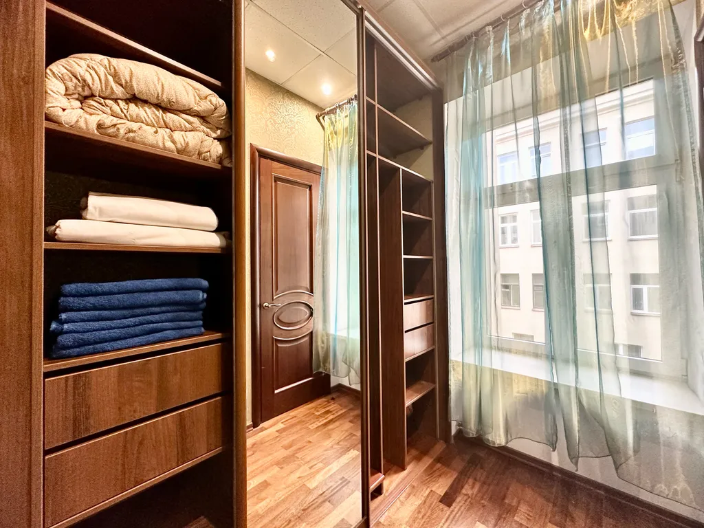 Стильная квартира с балконом и двумя санузлами