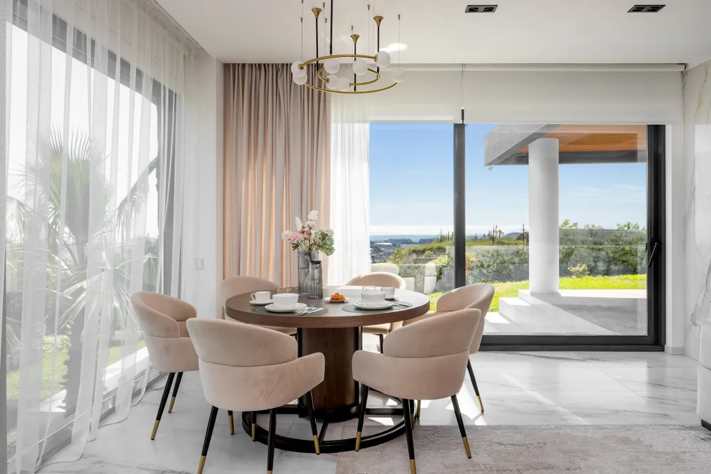 Дизайнерская вилла с видом на Олимпийский парк и море