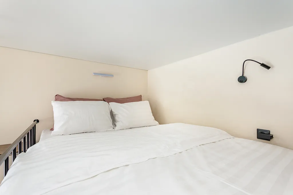 Квартира Квартира Студия-лофт в историческом здании возле метро — Москва