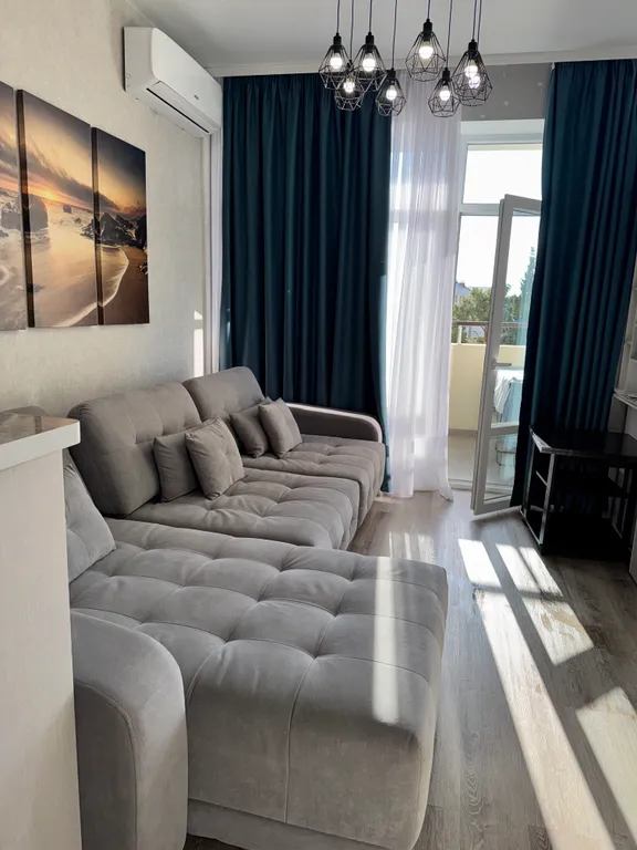 Апартаменты на первой линии с видом на море и горы