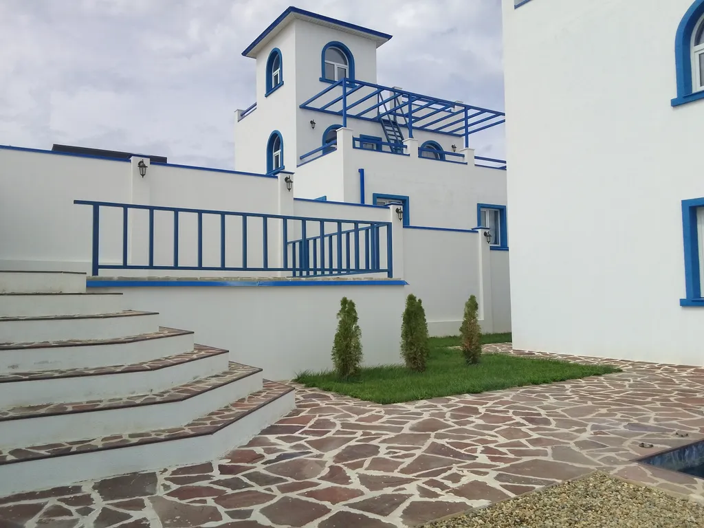 Вилла с бассейном