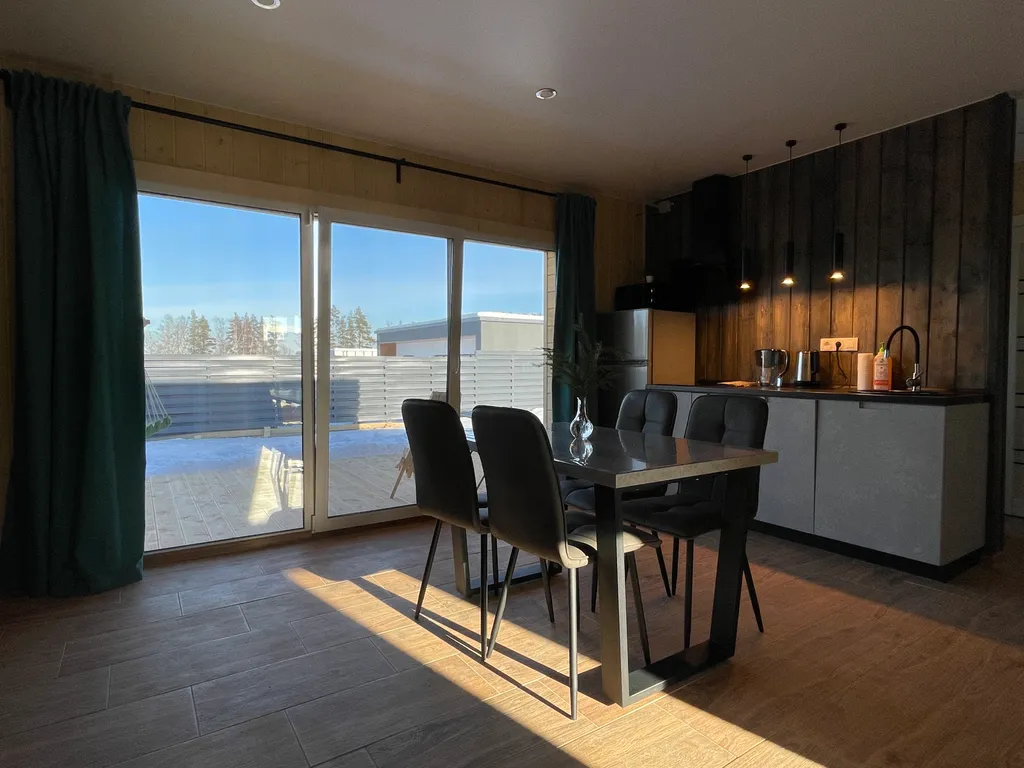 Коттедж с сауной на горке