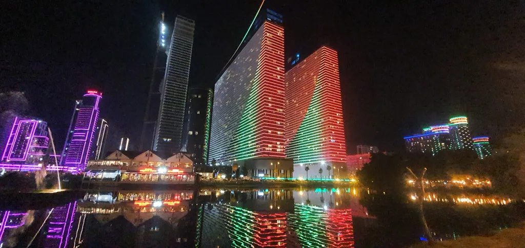 Квартира Апартаменты студия в центре города в Orbi city с видом на море и горы — Батуми