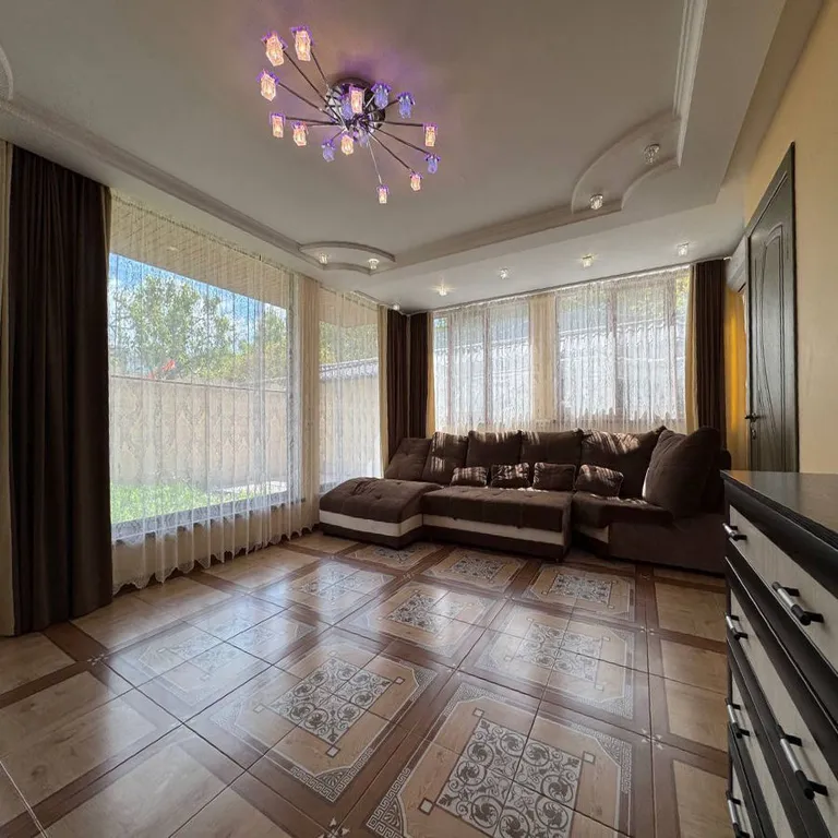 Просторные апартаменты в доме с сауной