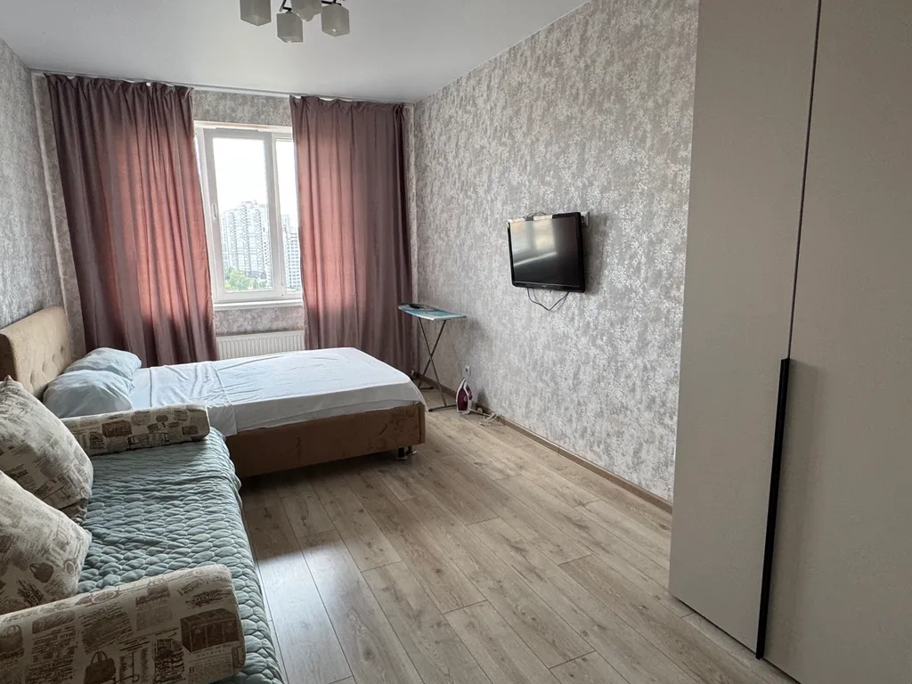 Отличная квартира в новом доме близко к центру города