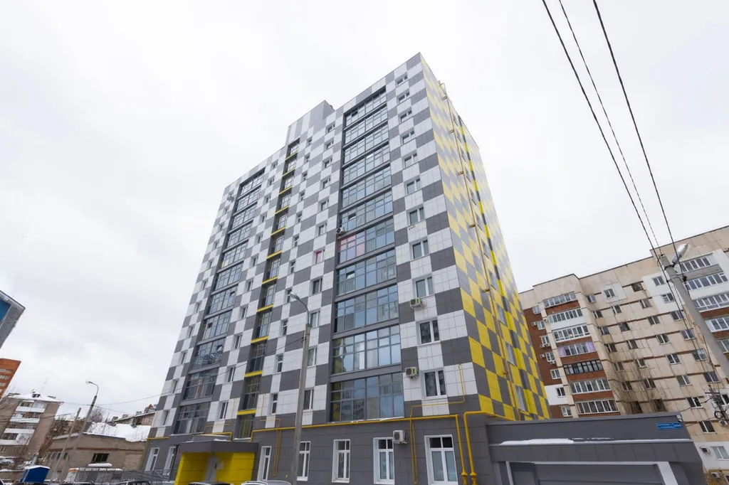 Светлая квартира с кондиционером рядом с парком Якутова