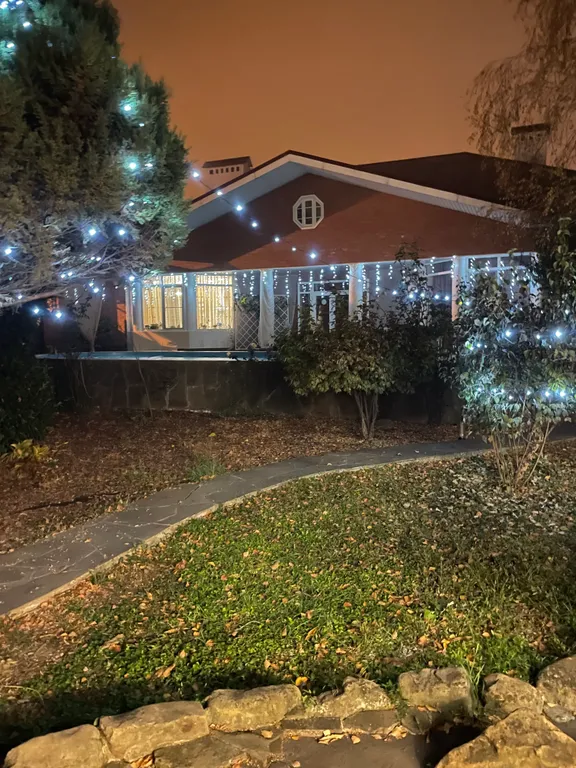 Дом с бассейном у парка Галицкого