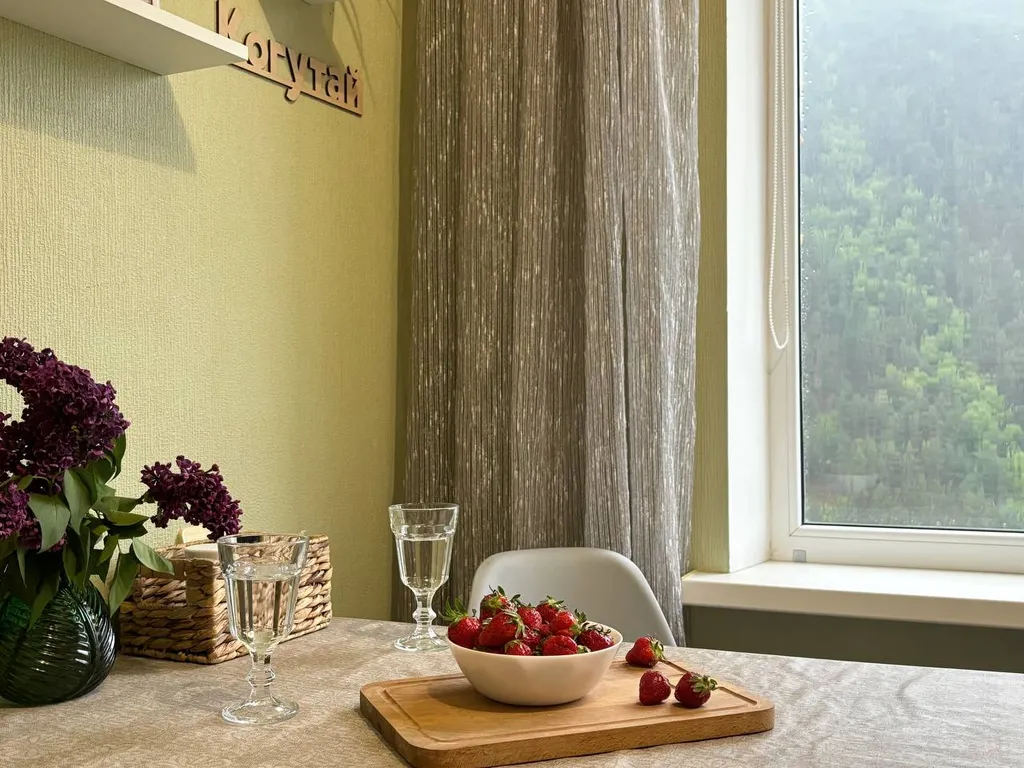 Двухкомнатная с видом на горы