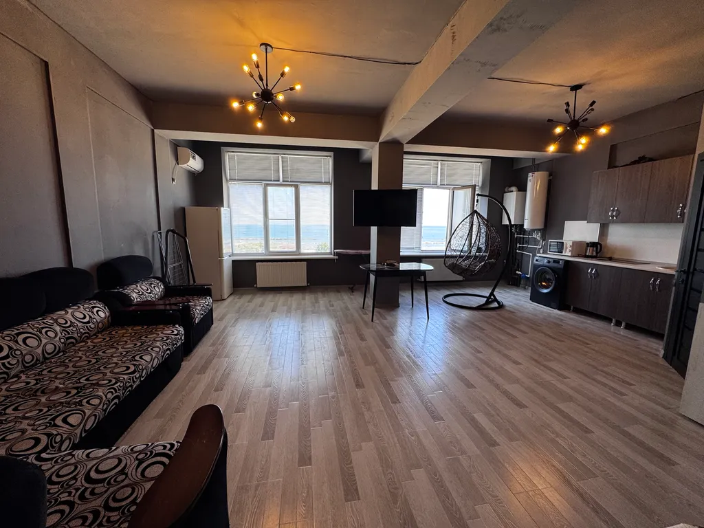 Просторная и уютная студия у моря