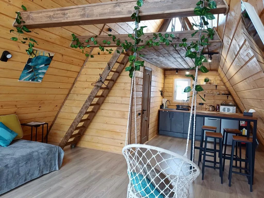 Треугольный дом шале