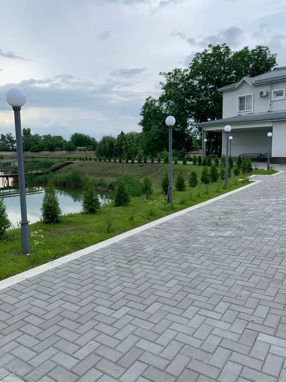 Загородный дом с бассейном