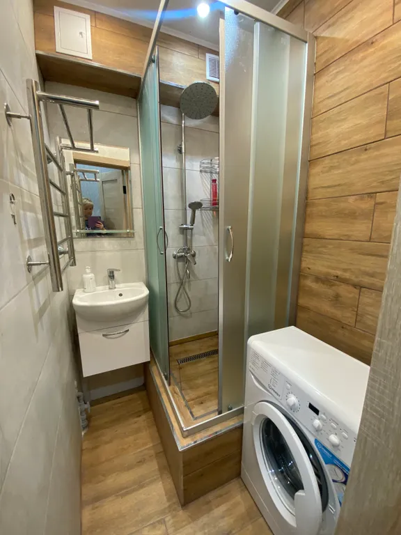 Шестиместные с четырьмя кроватями