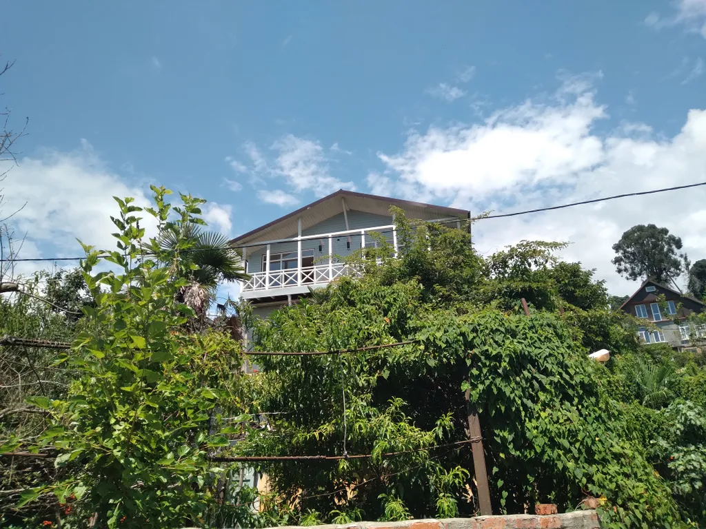 Коттедж Уютный дом в центре города Сухум с видом на город, море и горы — Сухум