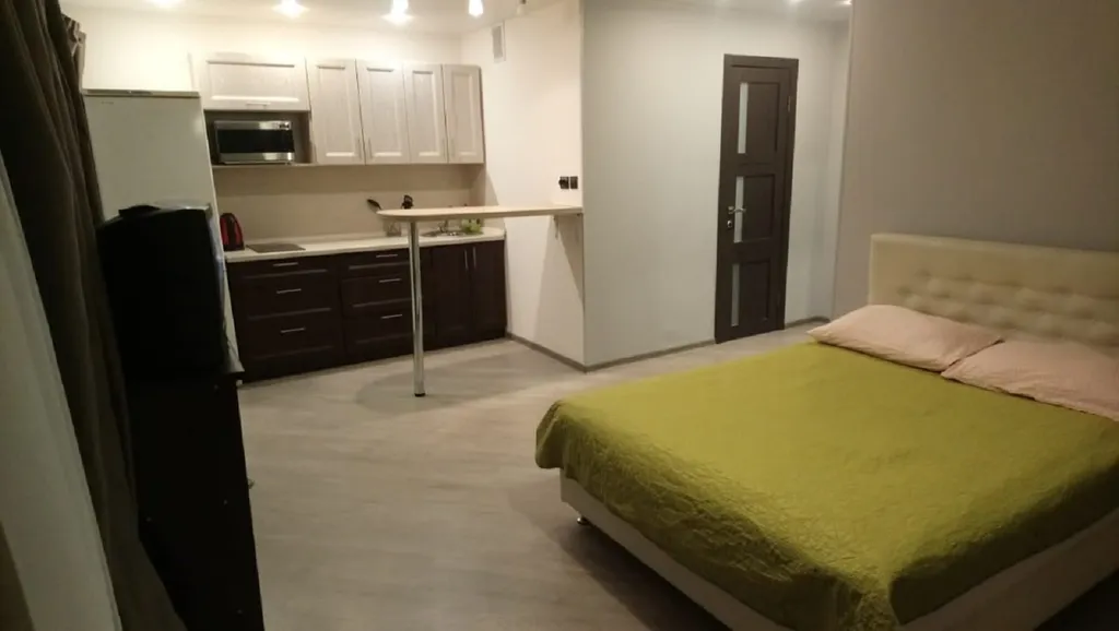 У Гринвича, в шаге от цирка, я свободна сейчас