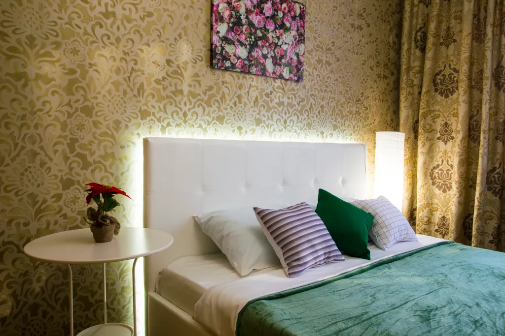 Квартира Уютная квартира с подсветкой рядом с парком — Омск