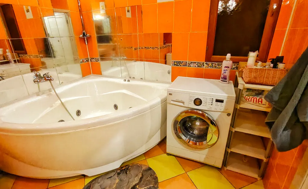 Трёхкомнатная квартира с большой кухней-гостиной возле Биг Вуд