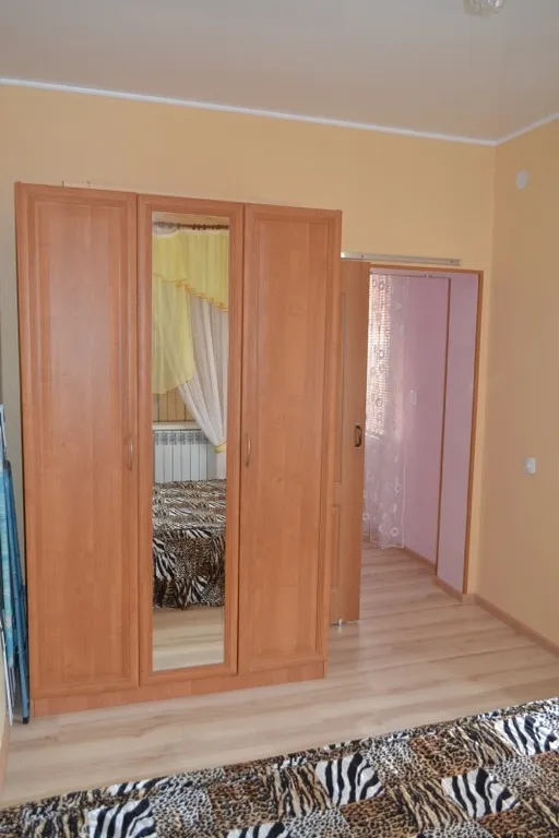 Коттедж Двухкомнатный дом, в 2 минутах до моря пешком — Ейск