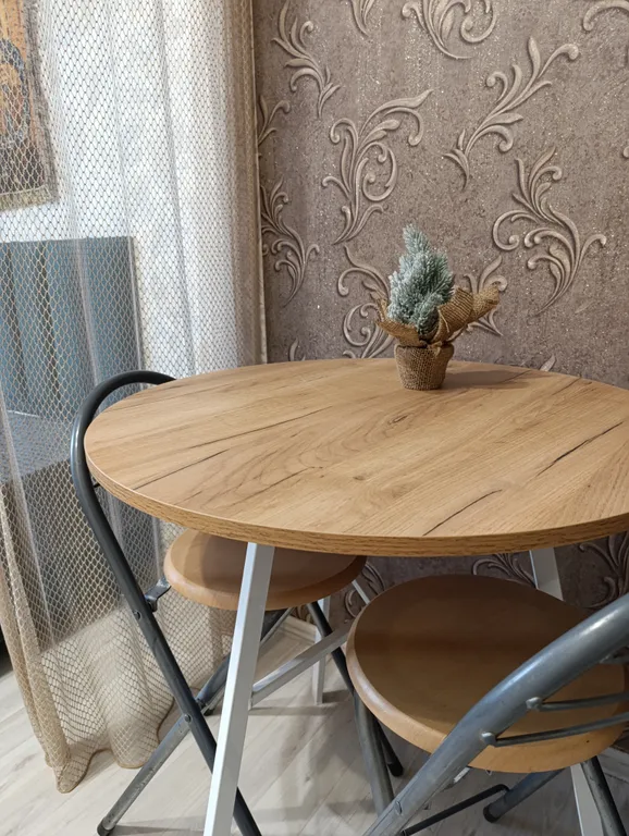 Студия рядом с остановкой трамвая