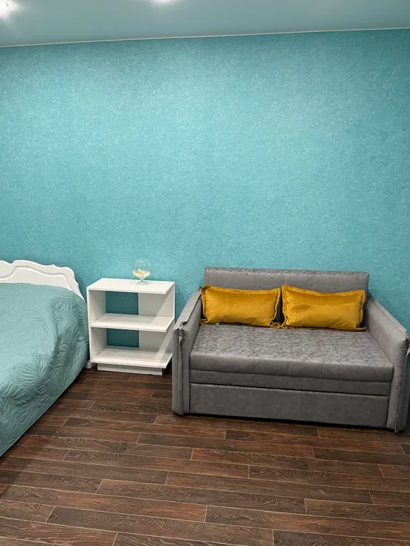 Уютные апартаменты в центре города с видом на пруд с плавающими утками