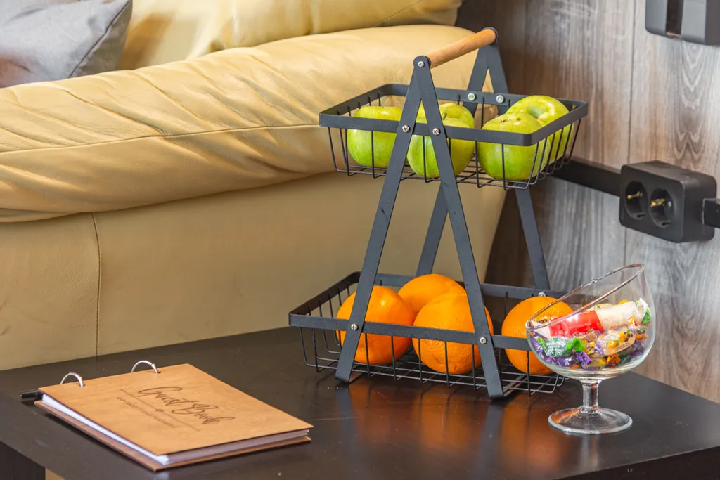 Дом с купелью и сауной, костровой зоной, мангалом и качелями