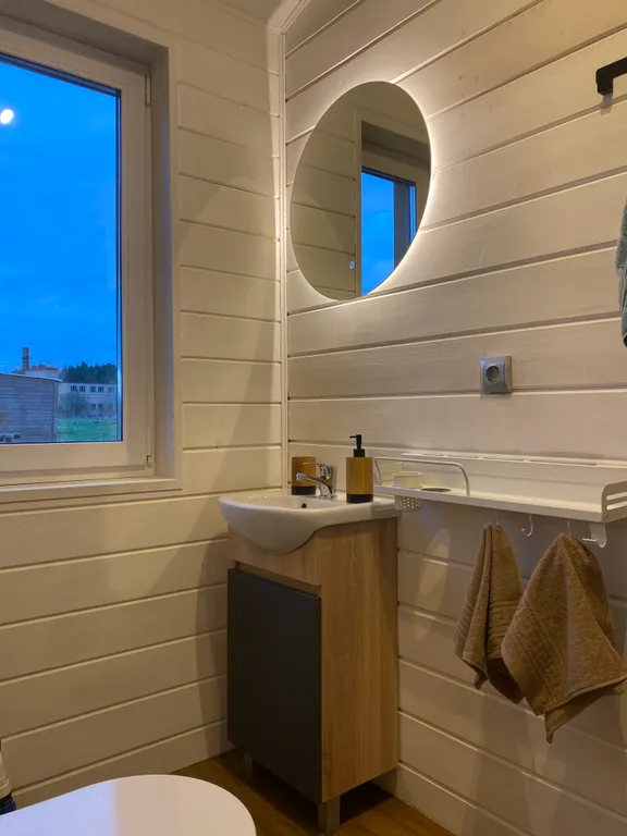 Коттедж Дом с баней и Сибирским чаном у леса и озера — Семеновское