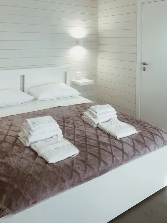 Ваш личный домик у моря с видом на бассейн