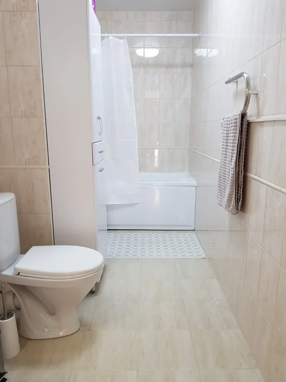 Квартира у озера и моря