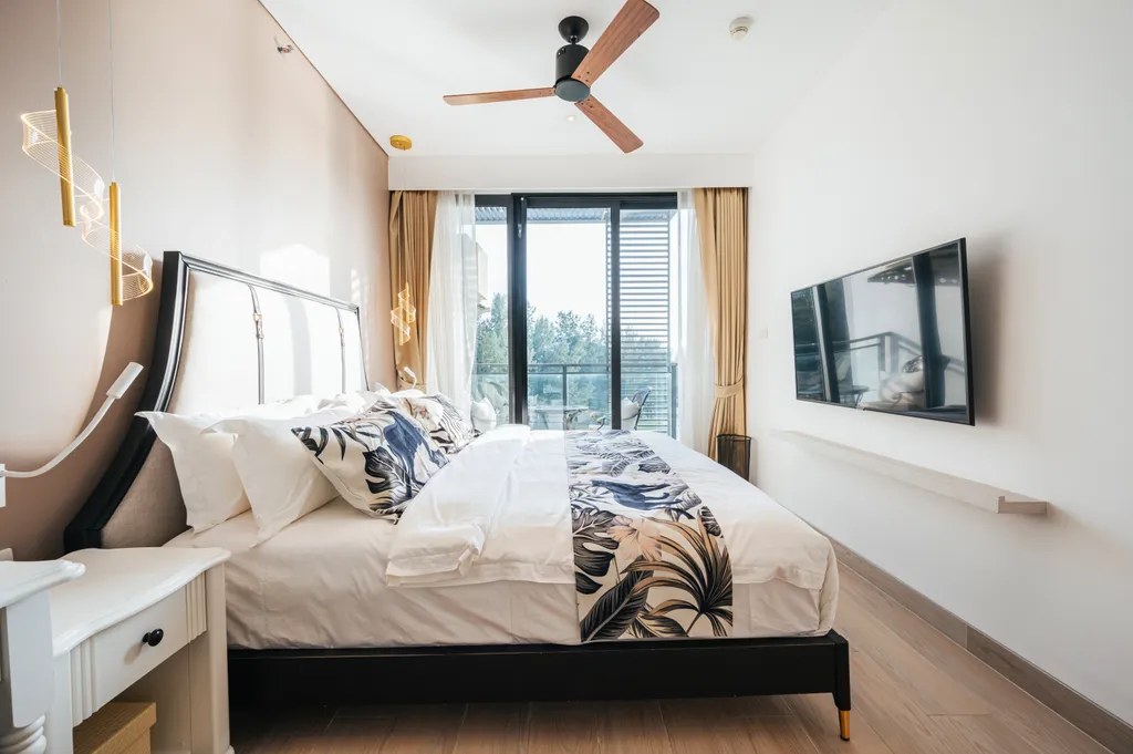 Просторные апартаменты в лагуне на Бангтао с видом на озеро и море