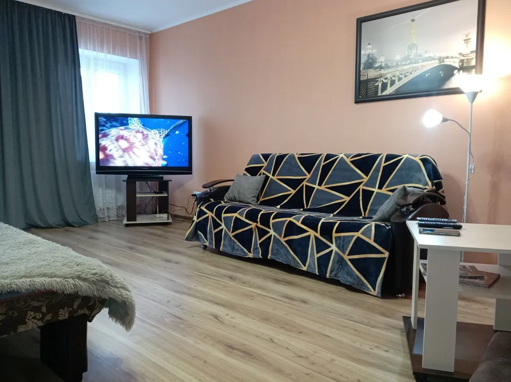 Большая Уютная  Двухкомнатная Квартира в Центре