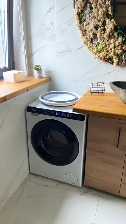 Gray дом в стиле барнхаус с видом на лес