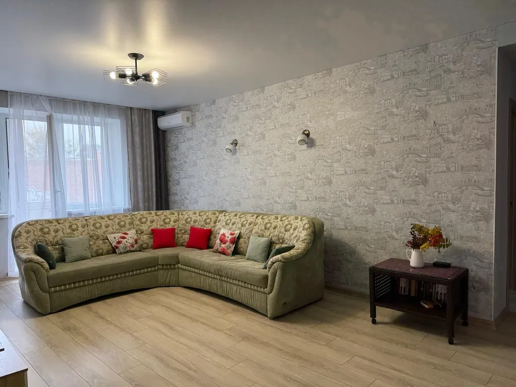 Квартира в центре у сквера на Рахова