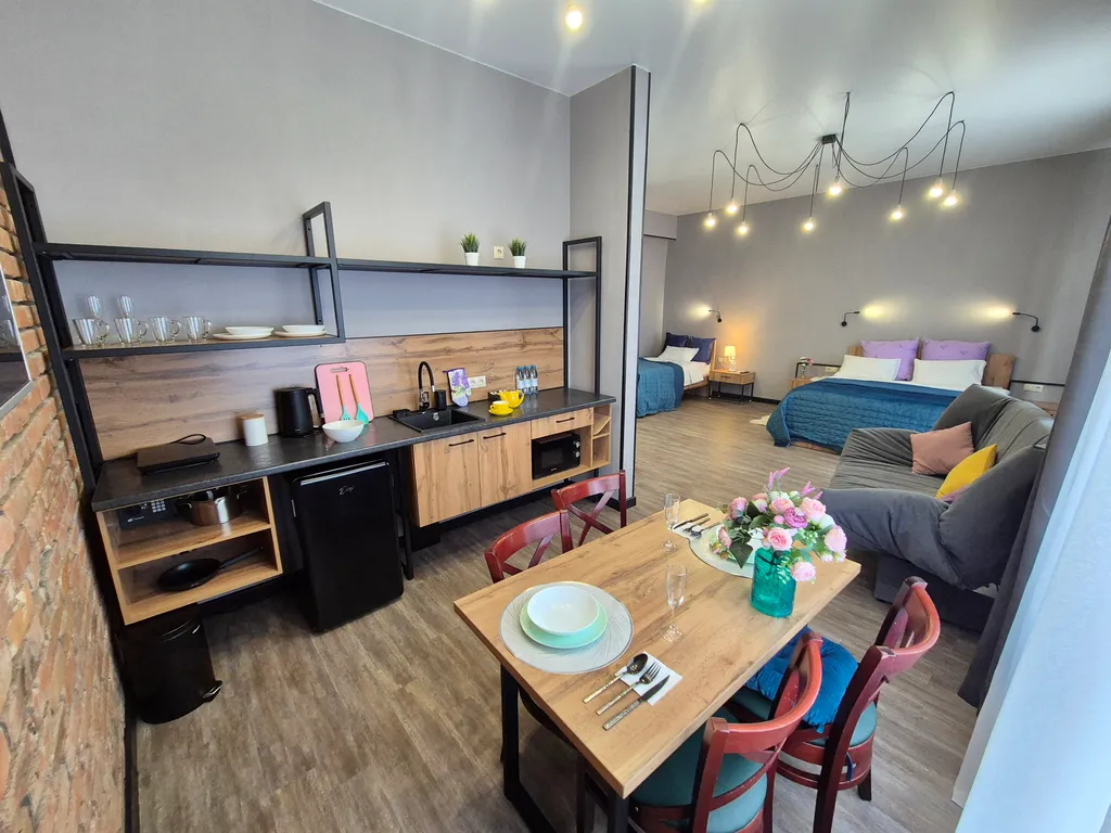 Современная студия в 10 минутах ходьбы от вокзалов