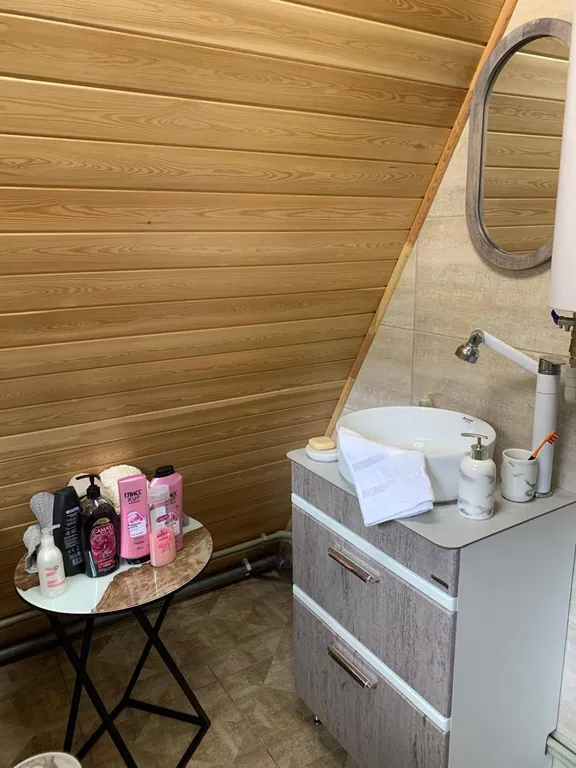 Уютный домик с видом на горы