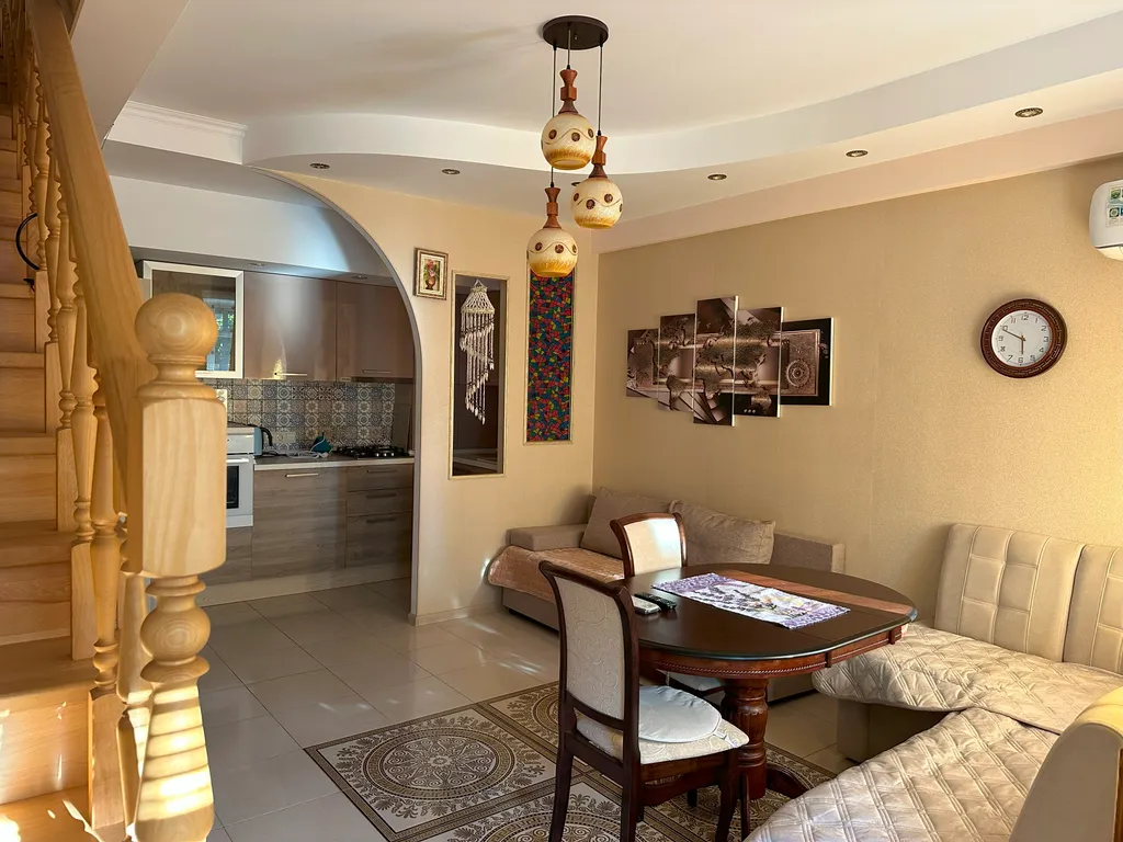 Коттедж Дом с часами - двухэтажный таунхаус для отпуска у моря — аренда посуточно в Сочи