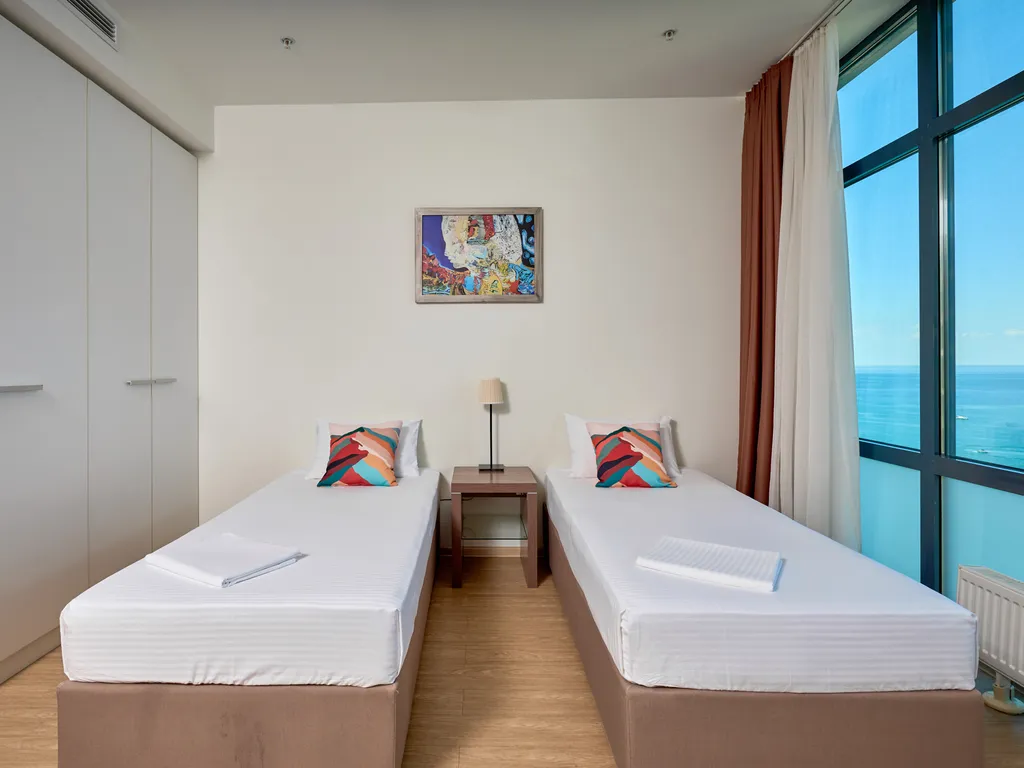 Брэвис Делюкс ЛаМар (3-х комнатные апартаменты) с панорамным видом на