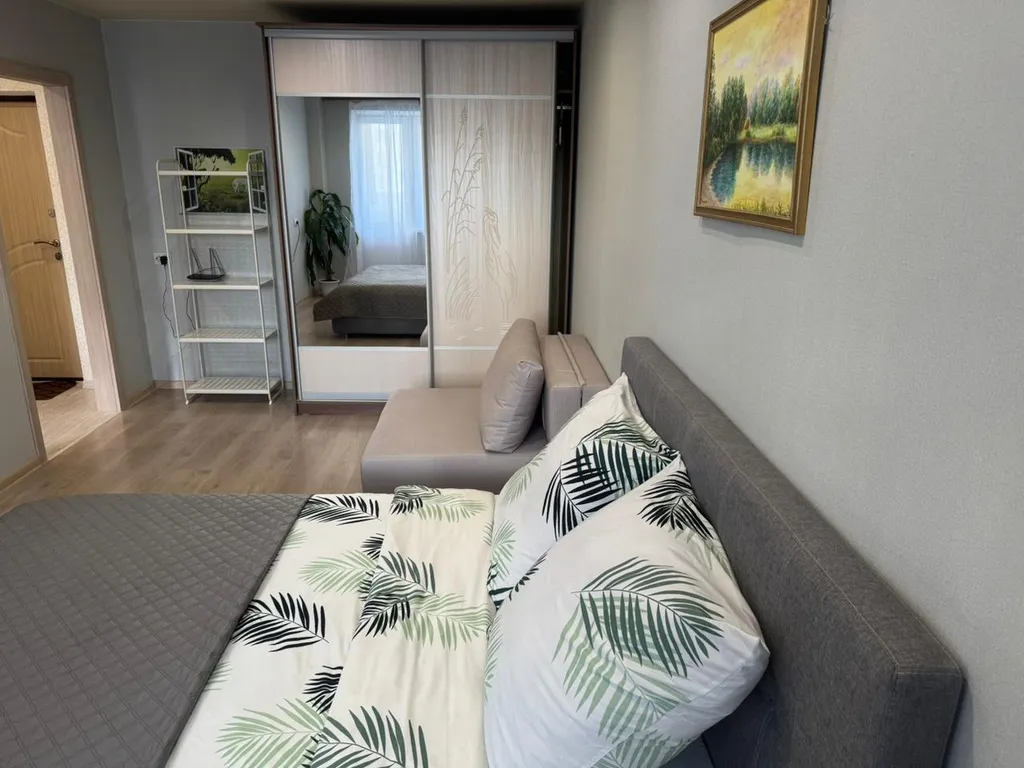 Уютная квартира в развитом микро-районе — аренда посуточно в Киров