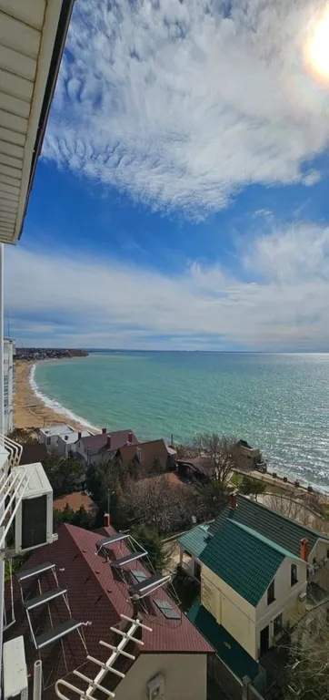 Двухуровневые видовые апартаменты у моря