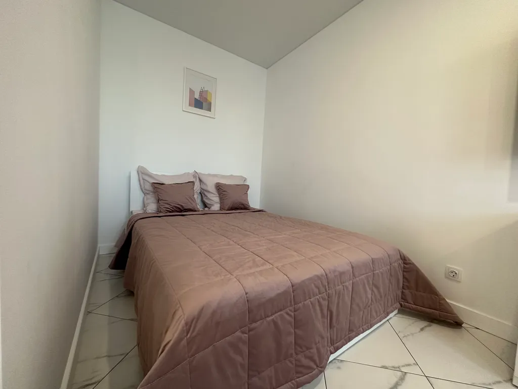 Совершенно новая уютная студия