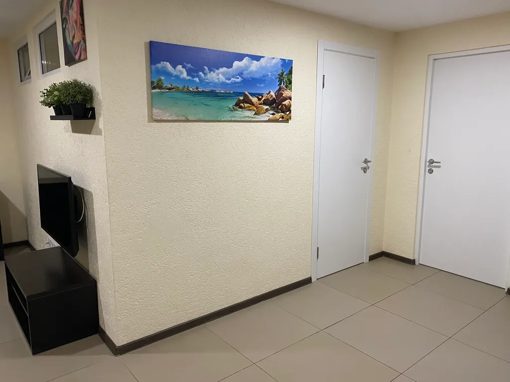 Дом с бассейном, баней и видом на море