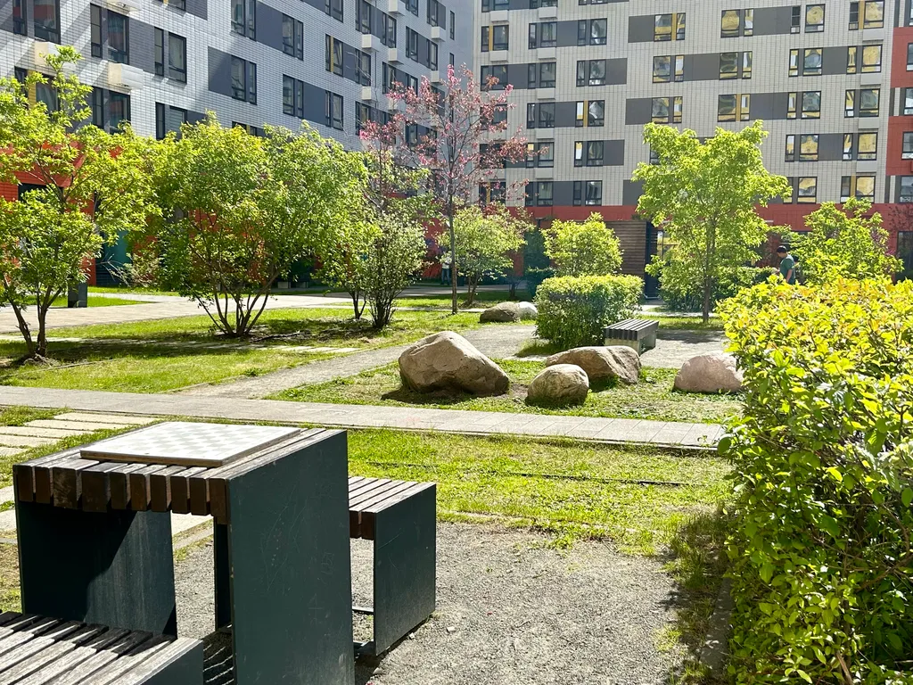 Встречайте рассветы в дизайнерской квартире с видом на Останкино.